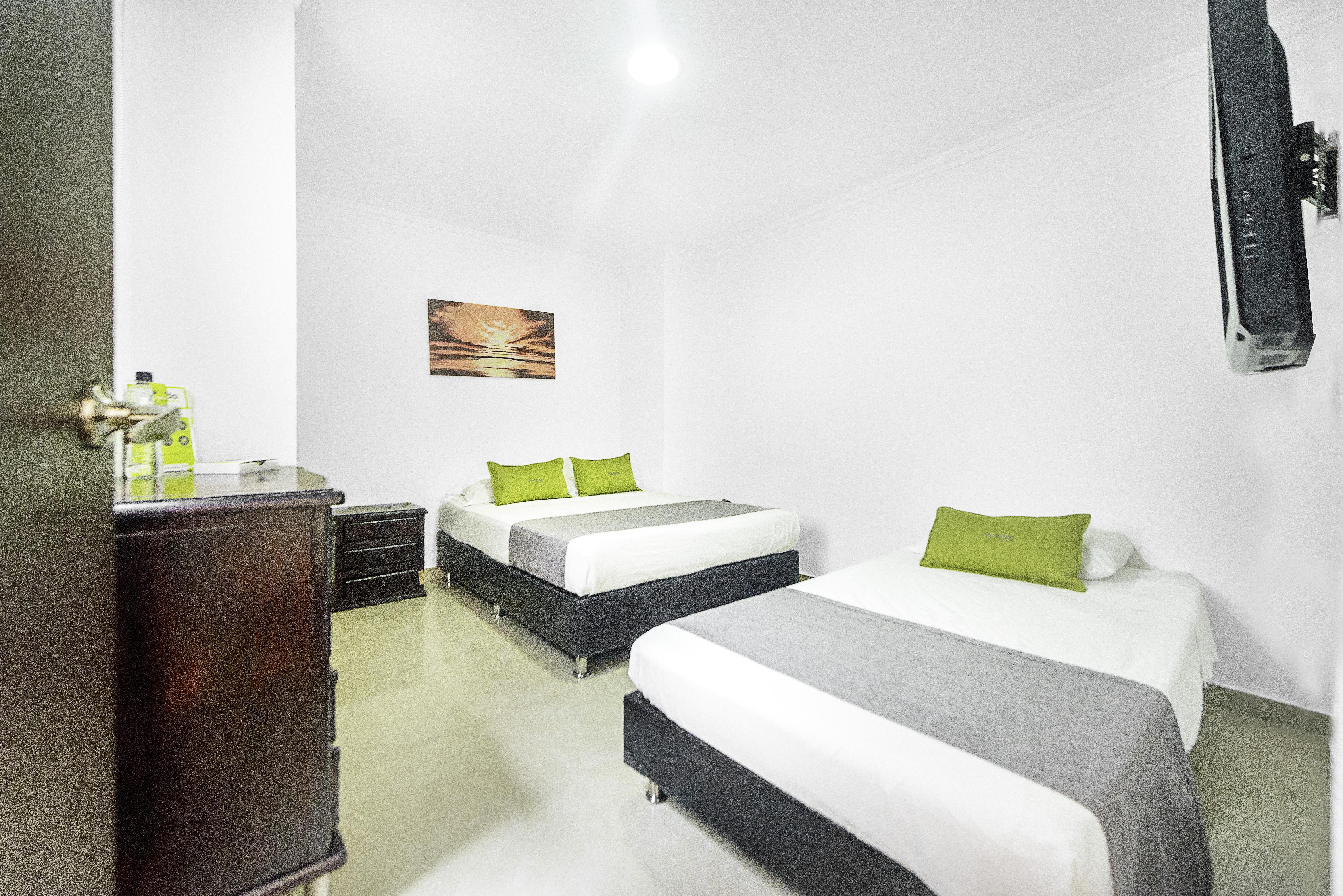 Ayenda 1219 Park 6 Hotel Меделин Екстериор снимка